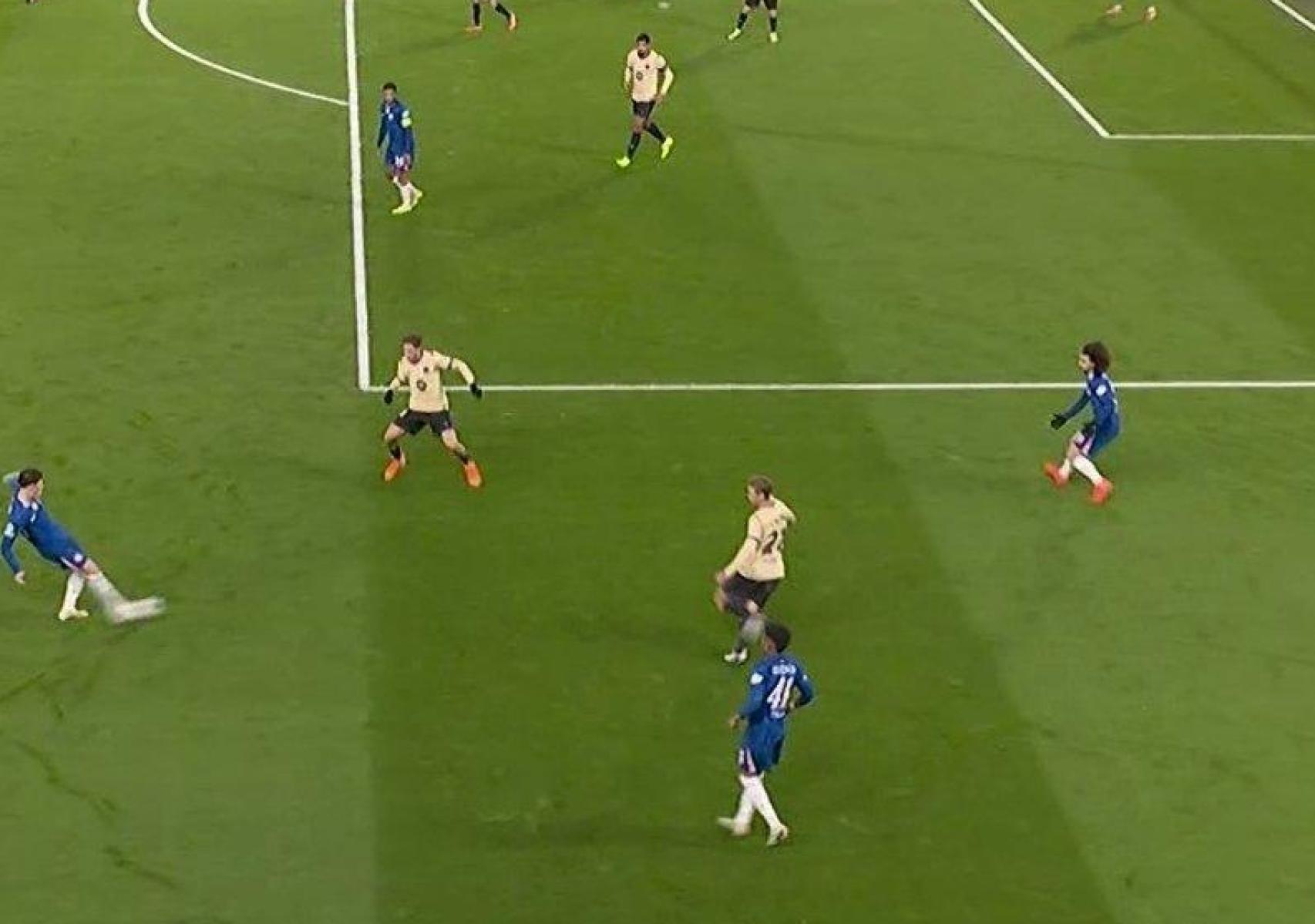 Posible fuera de juego de Marc Cucurella ante el Barça