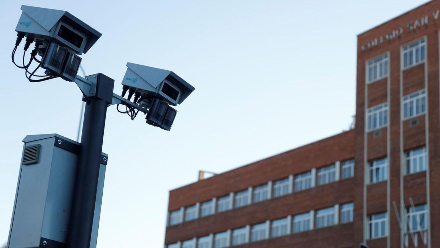 El Prat instalará 16 cámaras para multar coches en una nueva Zona de UltraBajas Emisiones