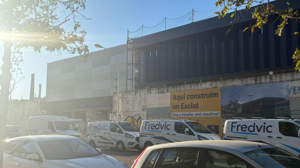 Exterior del nuevo Esclat en el barrio del Gorg de Badalona