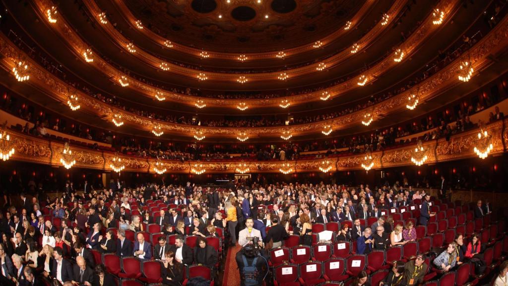 El Liceu lleno de gente en momentos previos al inicio de la gala de los Premios Ondas 2025