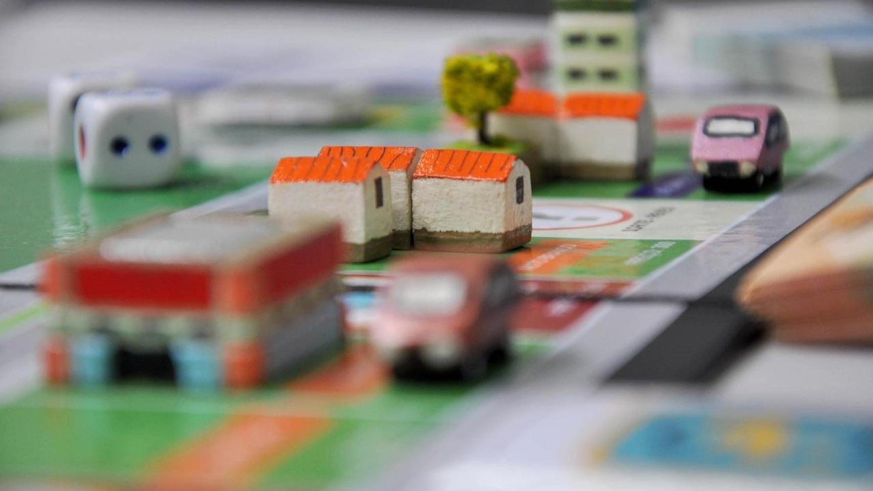 Un juego Monopoly en una imagen de archivo