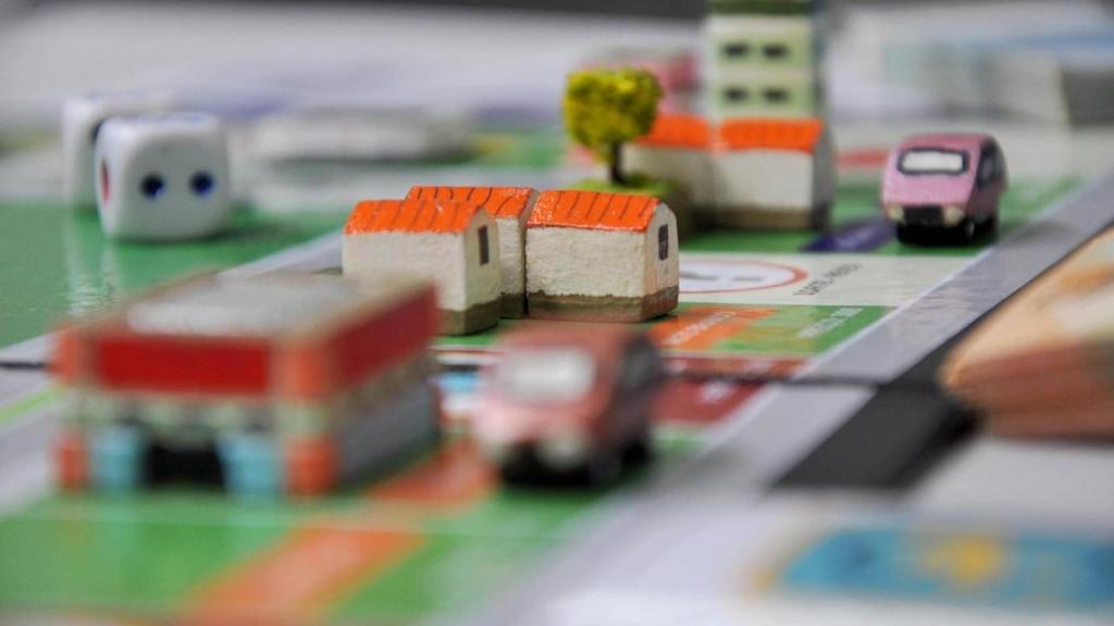 Un juego Monopoly en una imagen de archivo