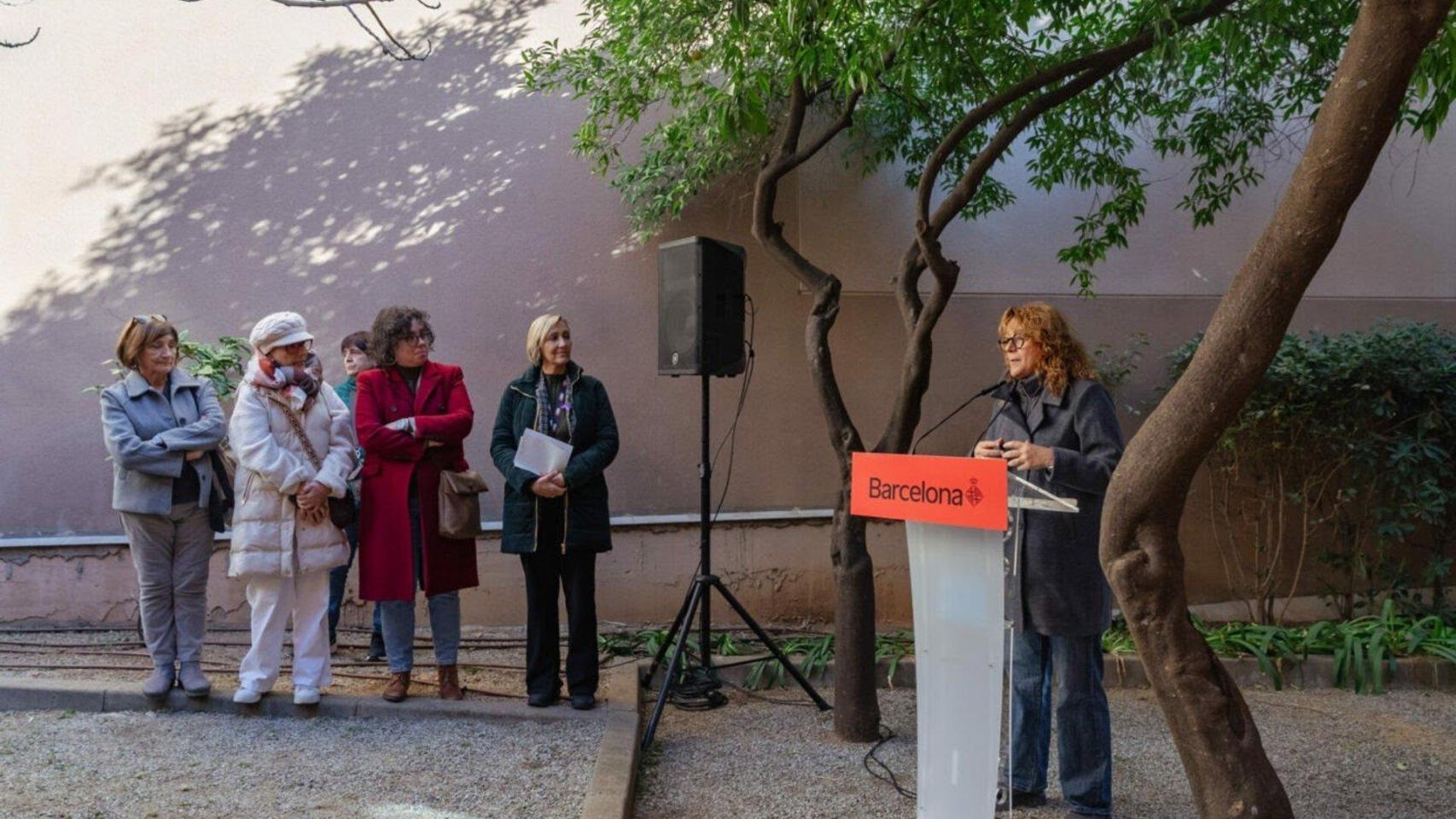 El Ayuntamiento de Barcelona amplía el espacio del punto de información a mujeres de Gràcia