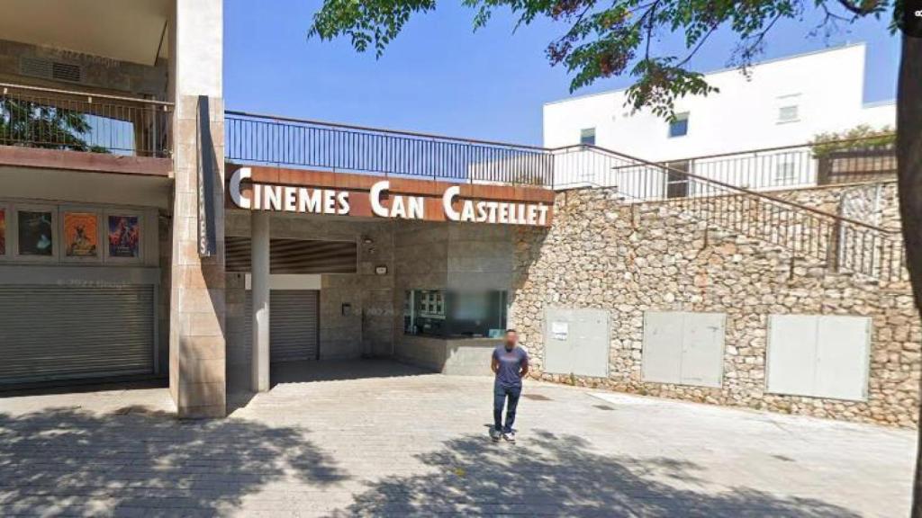 Exterior dels cinemes de Can Castellet a Sant Boi de Llobregat