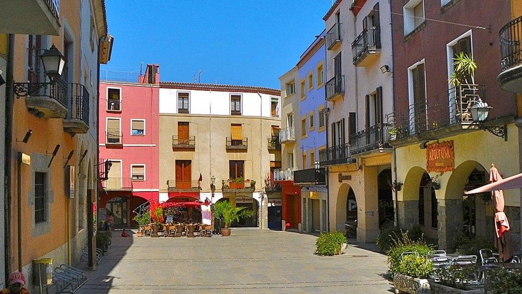 Plaça dels Homes en Castelló d'Empúries