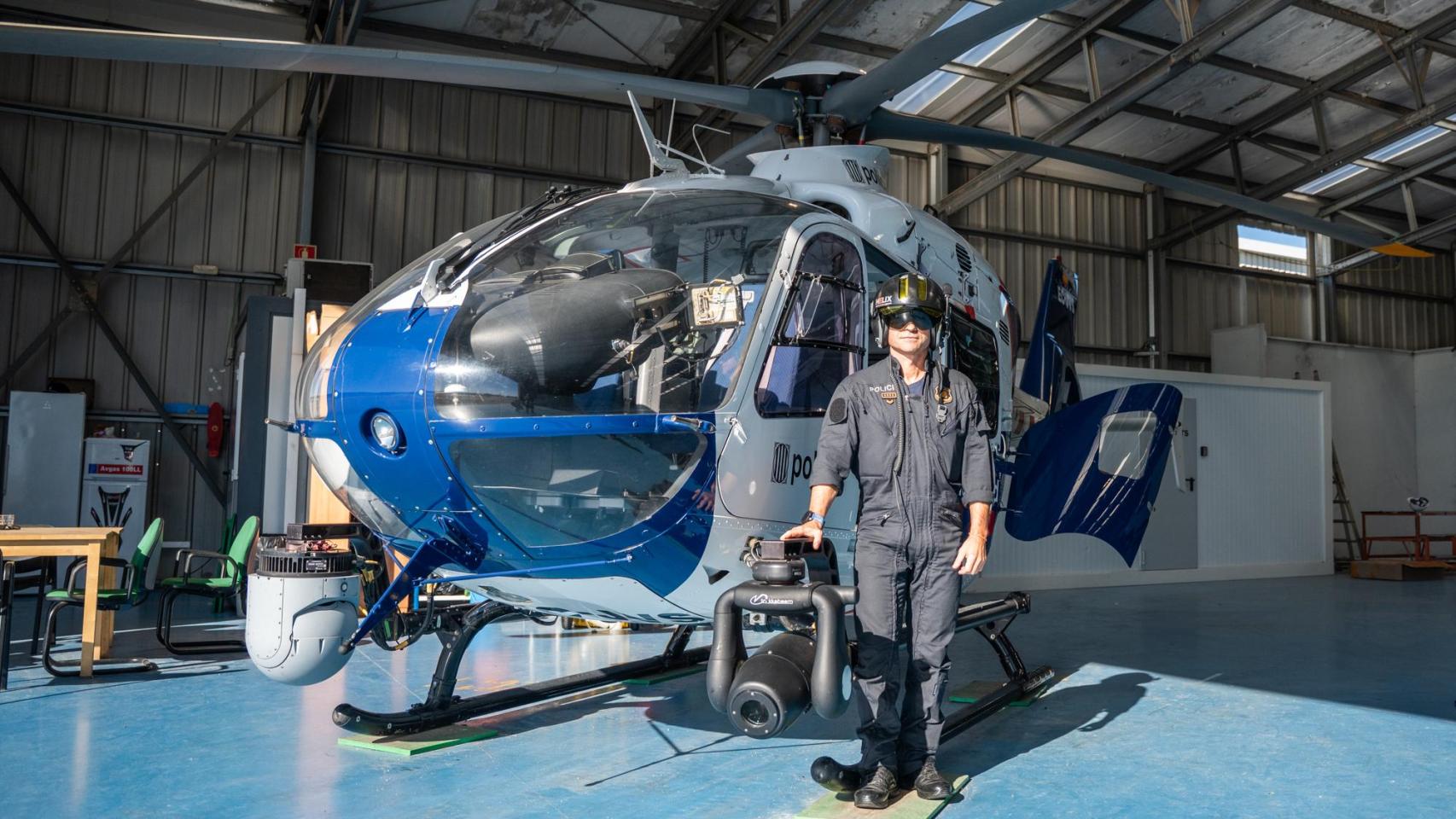 El sargento Miquel Bertran de la Unitat Central d'Helicòpters de los Mossos d'Esquadra