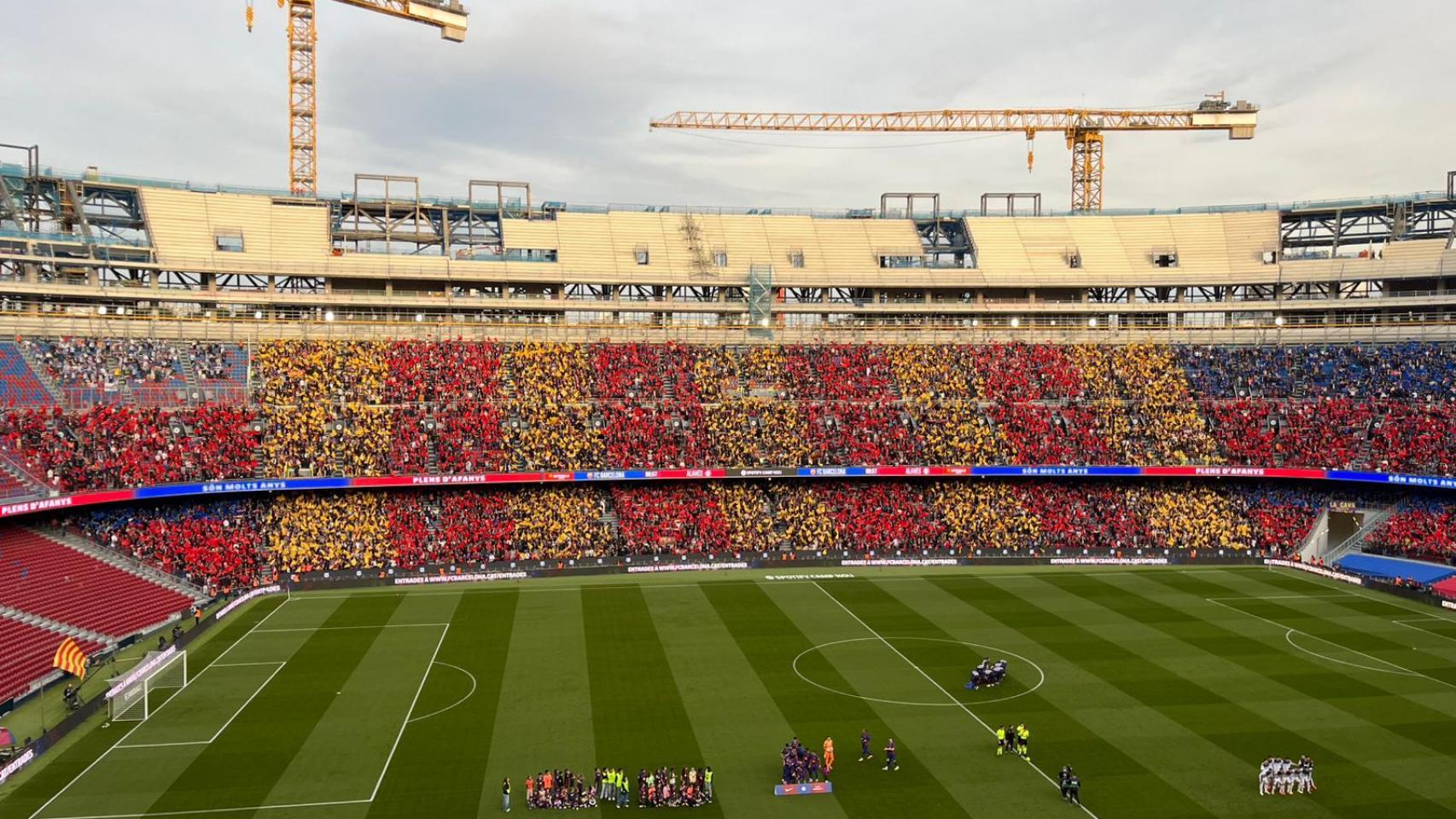 El espectacular mosaico del Barça para el 126 aniversario en el Camp Nou
