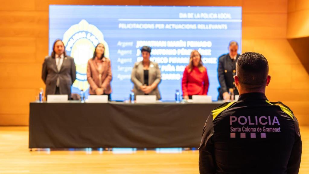 Acto homenaje a la Policía Local de Santa Coloma
