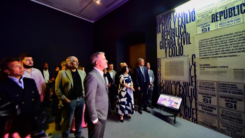 El alcalde Collboni en el Museo Cabañas, en la exposición 'Vendrán las mujeres', en Guadalajara (México)