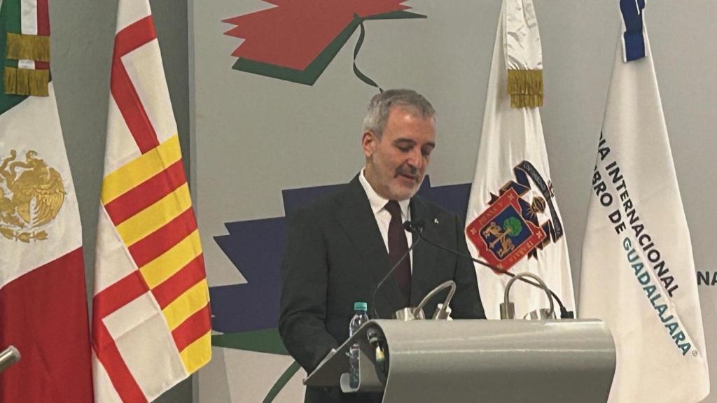 El alcalde de Barcelona, Jaume Collboni, en la FIL de Guadalajara