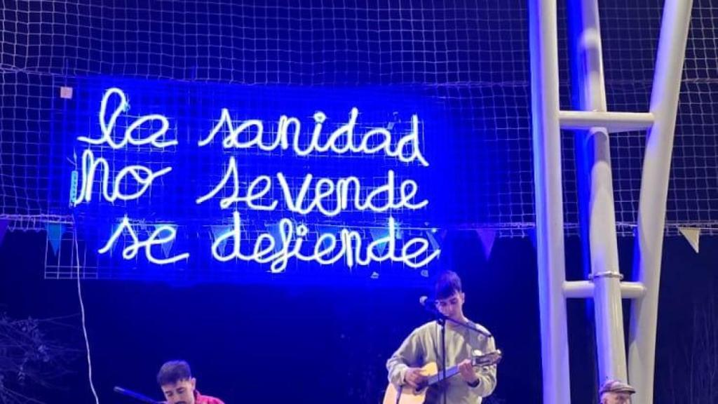 Luces de Navidad en el barrio de Torre Baró