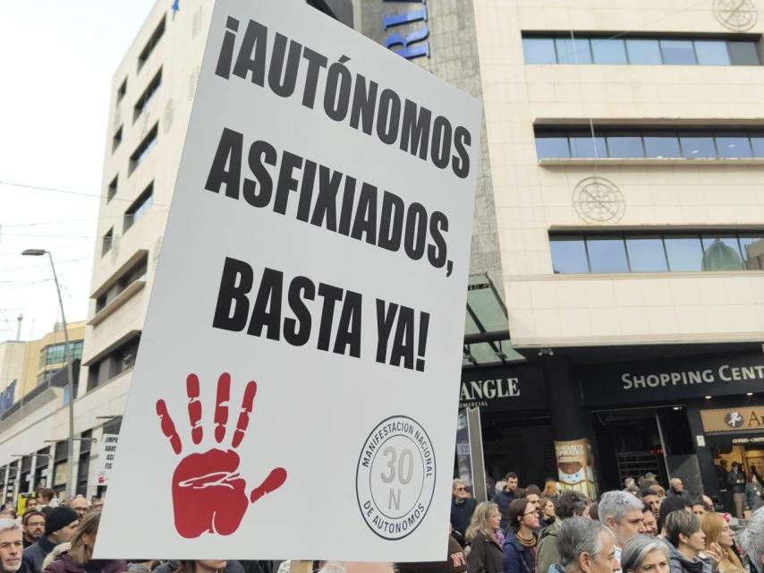 Unos 1.500 autónomos se manifiestan en Barcelona