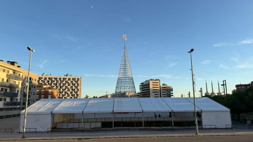 Muntatge de la pista de gel de Badalona