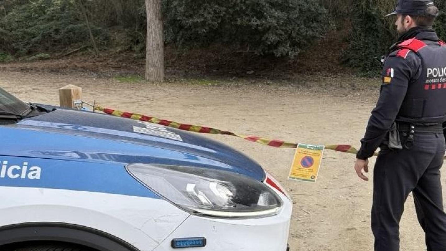 Un mosso d'Esquadra en el dispositivo de vigilancia de Collserola