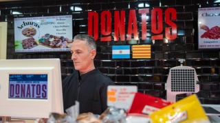 Martín, el carnisser que va deixar Buenos Aires per portar l'autèntic tall argentí a Badalona: 