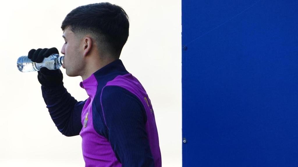 Pedri salta a entrenarse antes del Barça-Atlético