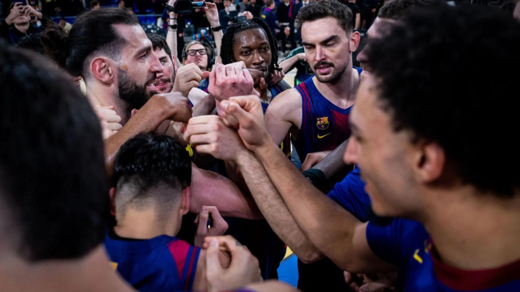 Los jugadores del Barça de basket celebran la victoria contra el Asvel Lyon en la Euroliga