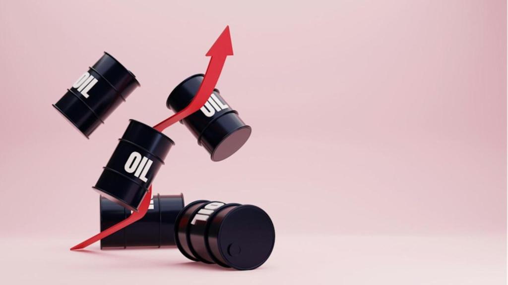 Flecha y barriles de petróleo