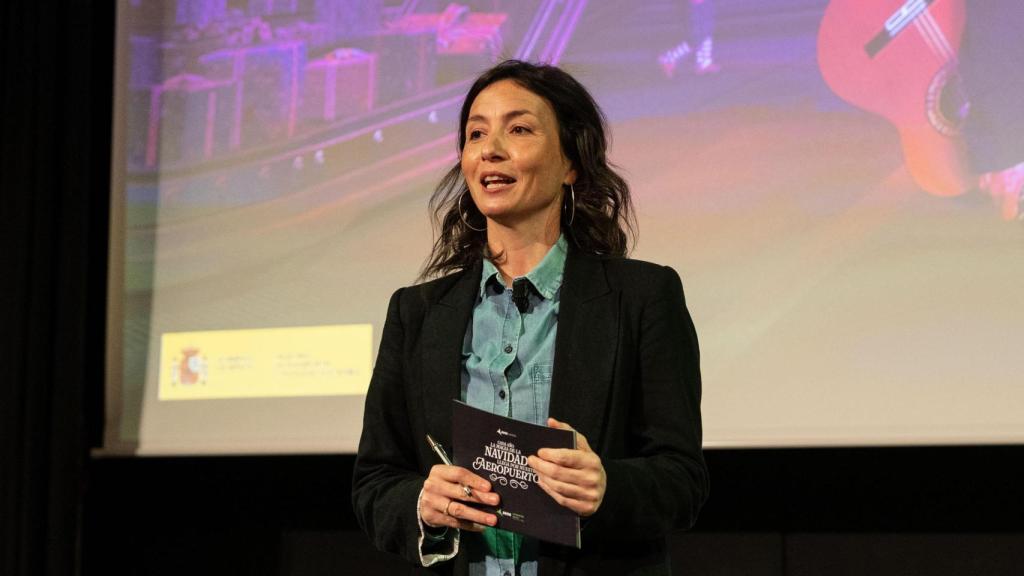 María Gómez, directora de comunicació d'Aena, durant la presentació de la campanya nadalenca