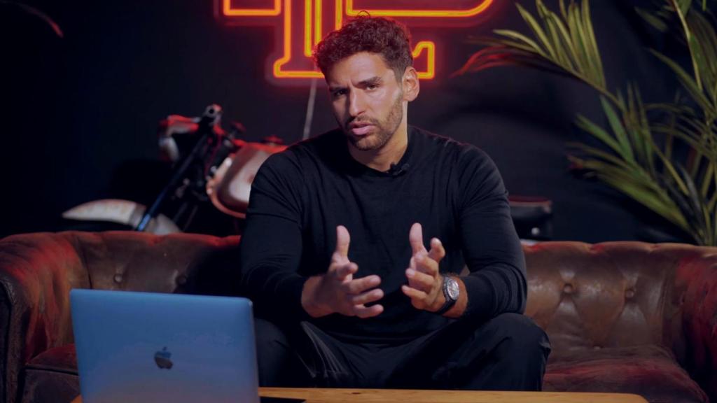 Tobías Saied en uno de sus vídeos de YouTube