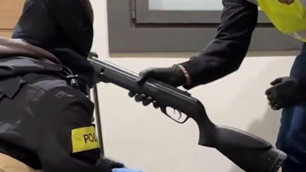 Armes trobades durant l'operatiu d'aquest dimecres a Barcelona, Badalona i Rubí