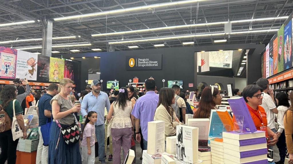Stand de Penguin Random House en la FIL de Guadalajara