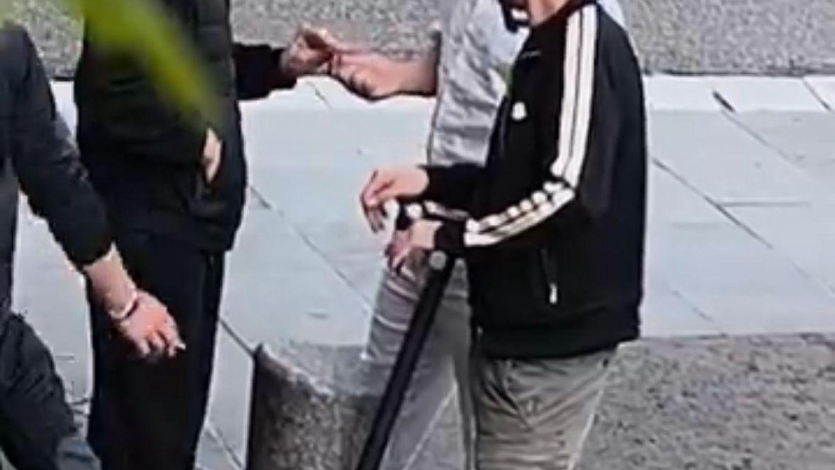 Intercambio de pastillas en pleno Raval