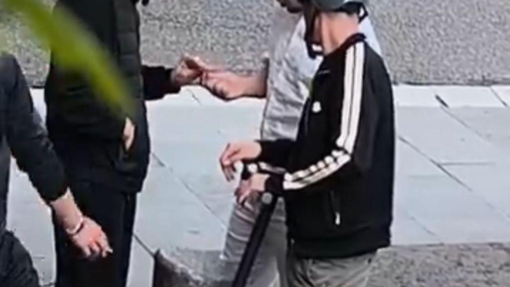 Intercambio de pastillas en pleno Raval