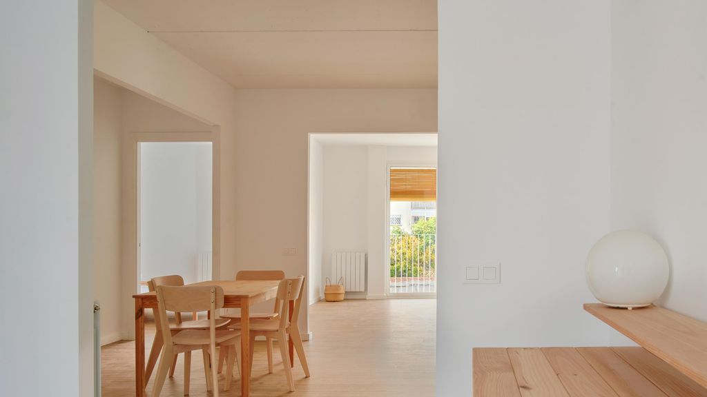 Interior d'un habitatge en una imatge d'arxiu