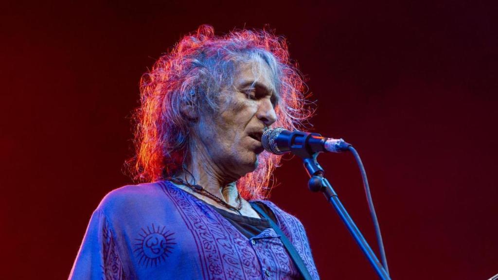 Robe Iniesta en el escenario