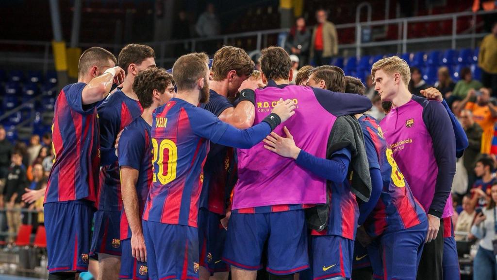 Los jugadores del Barça celebran una victoria del Barça de balonmano en la Liga Asobal
