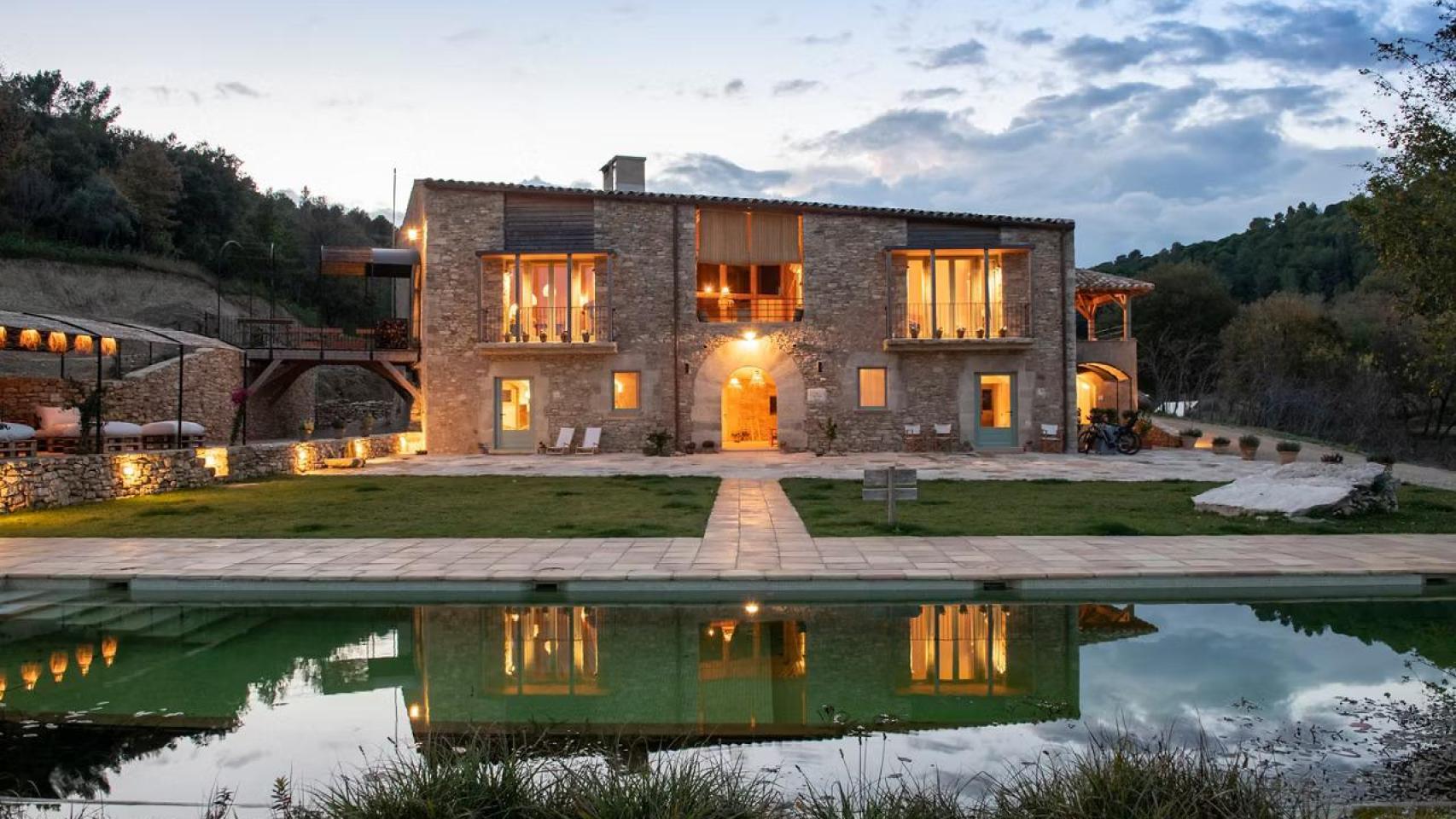 Se vende hotel: un alojamiento de 20.000 metros cuadrados con piscina y spa a 2,4 millones de euros