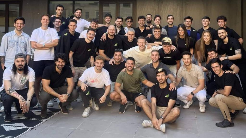 Tradeando.net, fundada por Enrique Moris, recibe el premio a la mayor academia de Europa tras superar los 60.000 alumnos