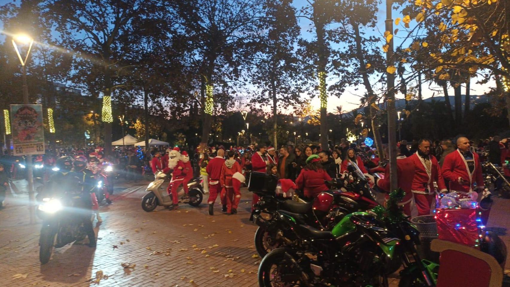 Celebración de la V Papanoelada Motera de Santa Coloma