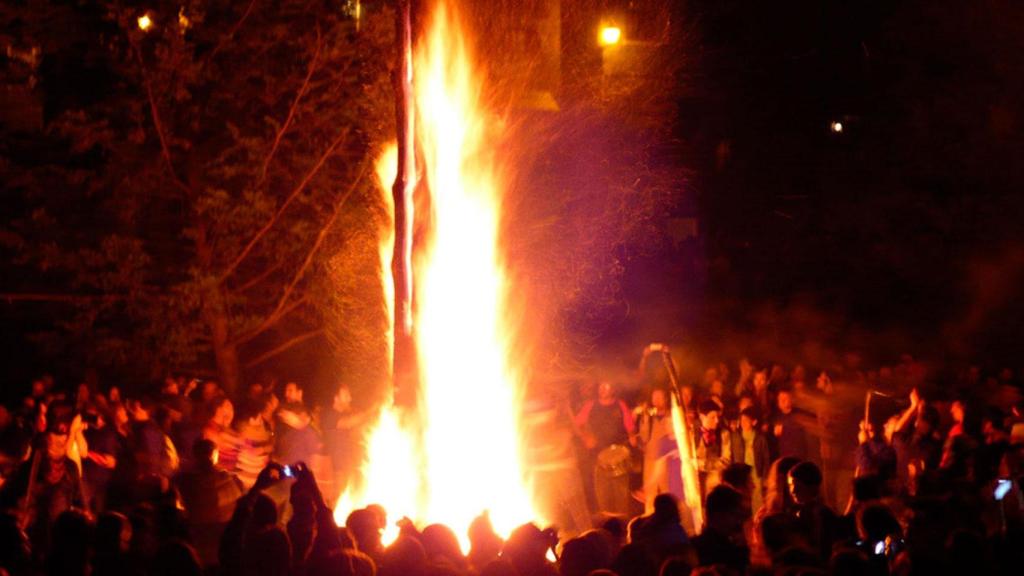 Falles de Sant Joan en Isil
