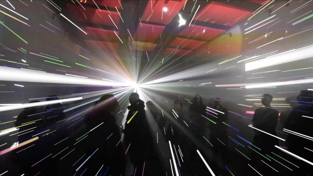 Obra 'FEEDBACH' al festival Llum BCN 2025