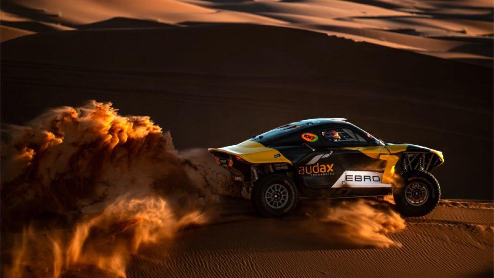 laia-sanz-con-la-ilusi-n-intacta-en-su-debut-con-ebro-el-dakar-no-es