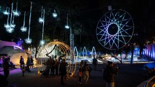 Gavà no repetirá el ‘polémico’ jardín de luces navideño y estrenará un montaje propio inspirado en el ‘Bosc Encantat’