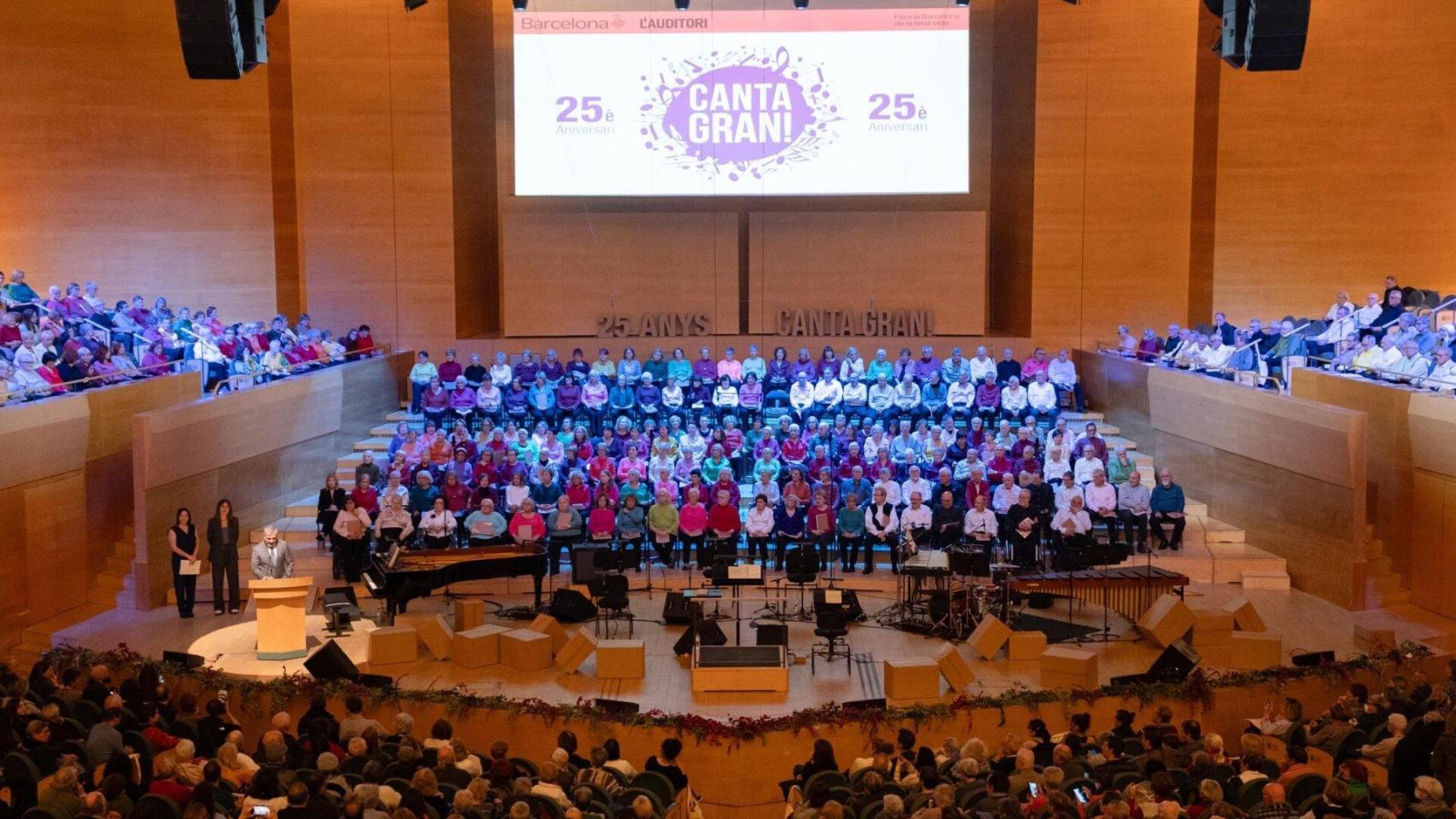Collboni pone el acento en las personas mayores en el 25º ‘Canta Gran!’