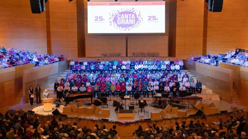 Collboni pone el acento en las personas mayores en el 25º ‘Canta Gran!’