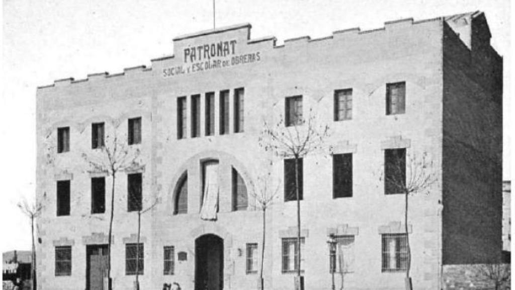 Antic patronat social i escolar d'obreres d'El Poblet al carrer Provença, 389, de Barcelona