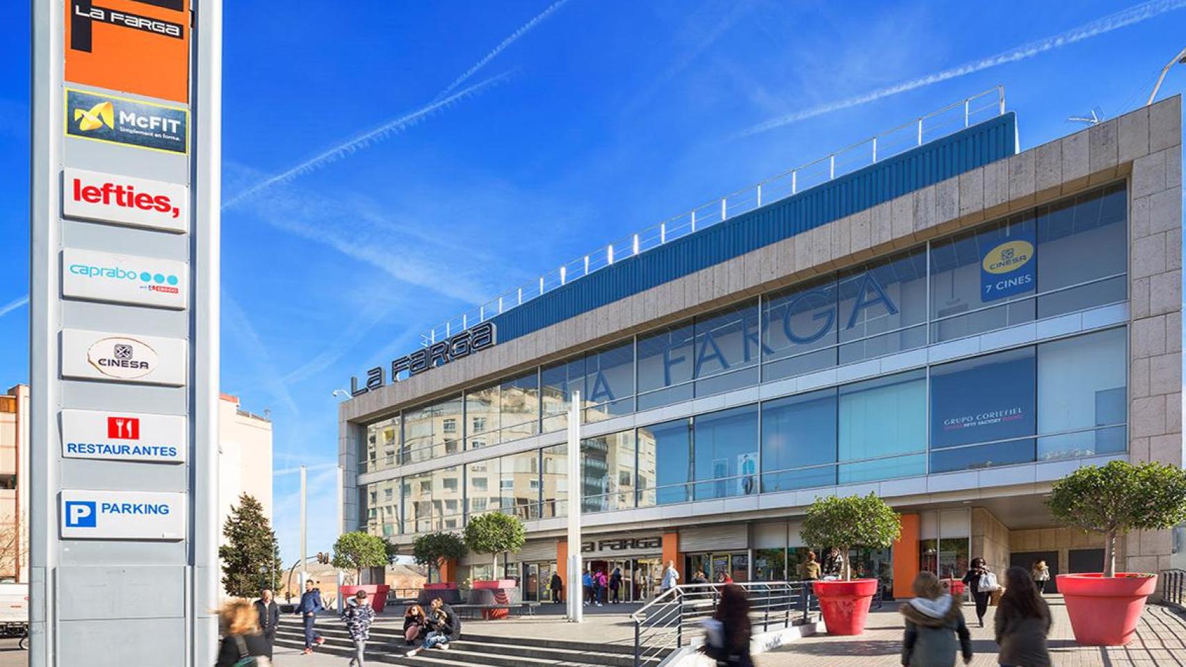 Exterior del centro comercial La Farga de L'Hospitalet