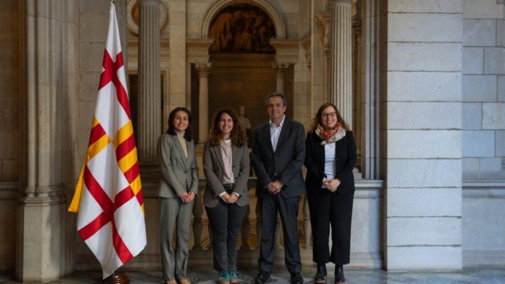 Firma del convenio con el la Fundació Ramon Martí i Bonet en el Ayuntamiento de Barcelona