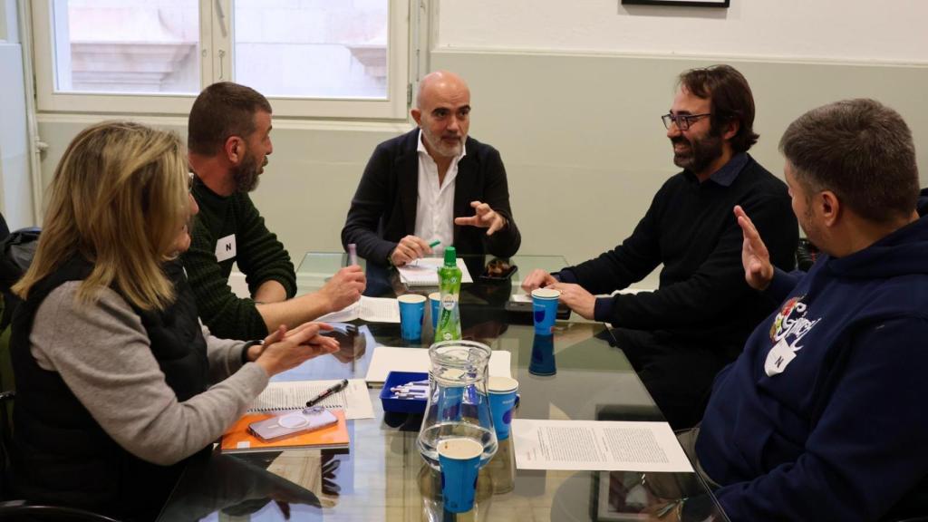 Reunión entre Daniel Sirera (PP) y representantes de los sindicatos ADN y CCOO