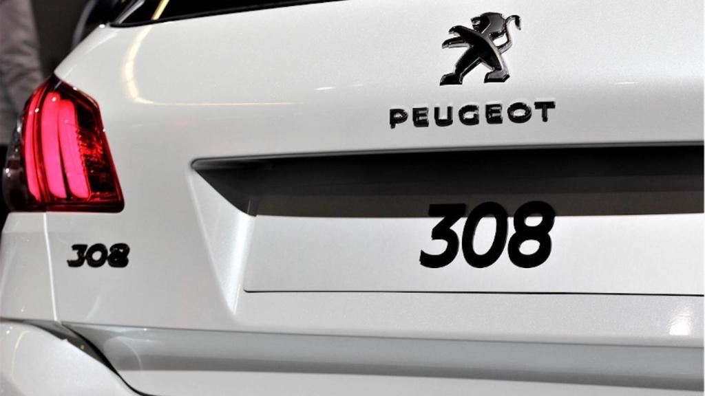 Detalle de la parte trasera de un Peugeot