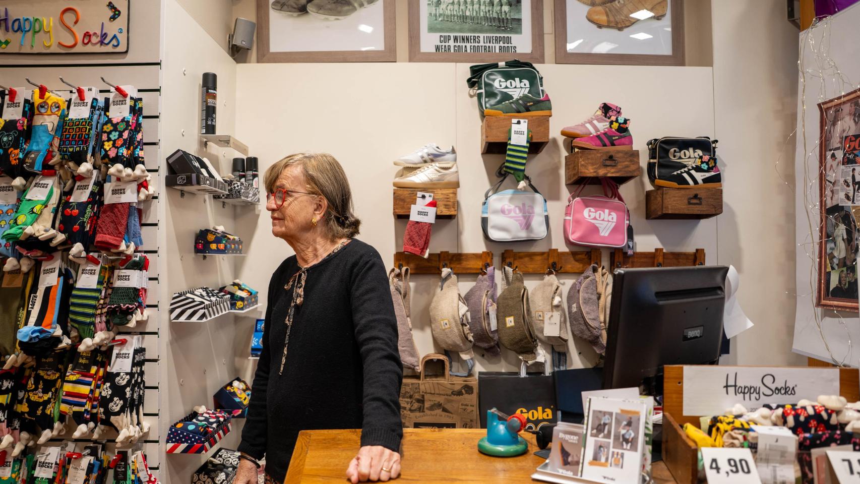 María Font, dueña de la zapatería Gola afectada por las obras de la calle Muntaner