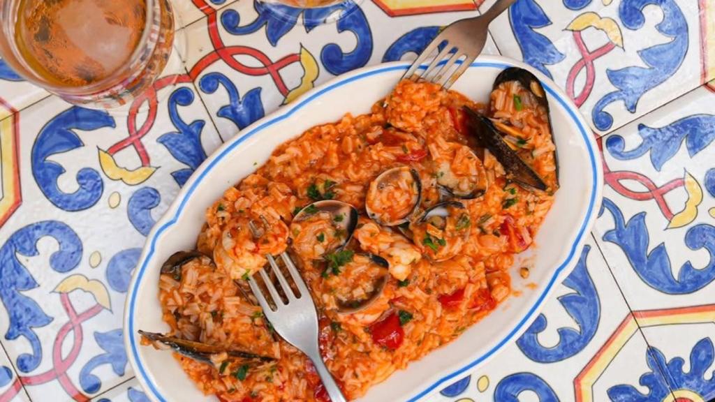 Risotto al profumo de mar que se sirve en el restaurante