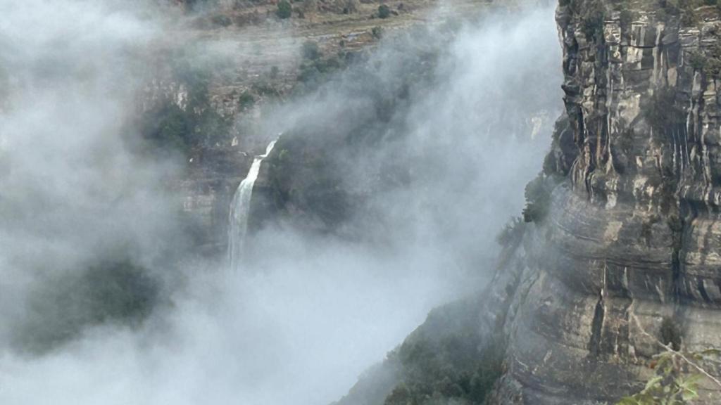 Imagen de saltos de agua desde Tavertet hacia el pantano de Sau