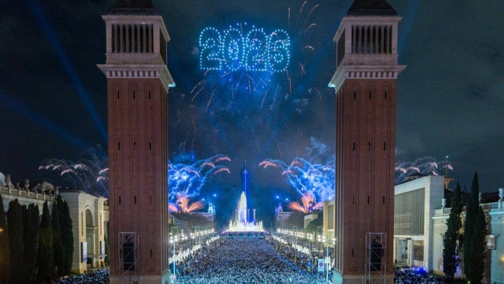 Celebración del año nuevo en la Avenida Maria Cristina de Barcelona
