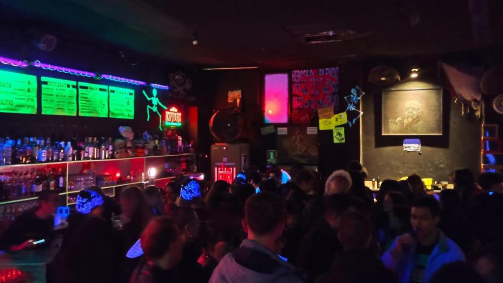 Interior del bar Hijos de Caín de Barcelona